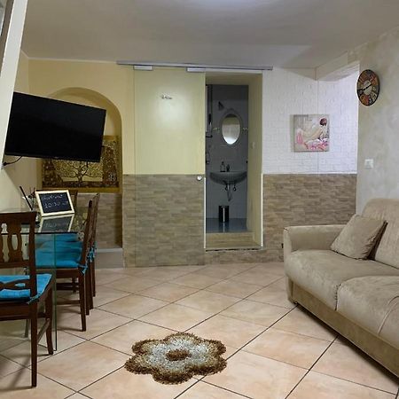 Da Walter,Holiday Home In The Centre Catania Exterior foto
