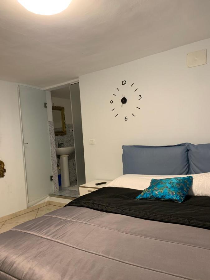 Da Walter,Holiday Home In The Centre Catania Exterior foto